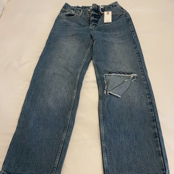 Good 90's jeans from Good American baggy through the bottom. - Picture 1 of 3